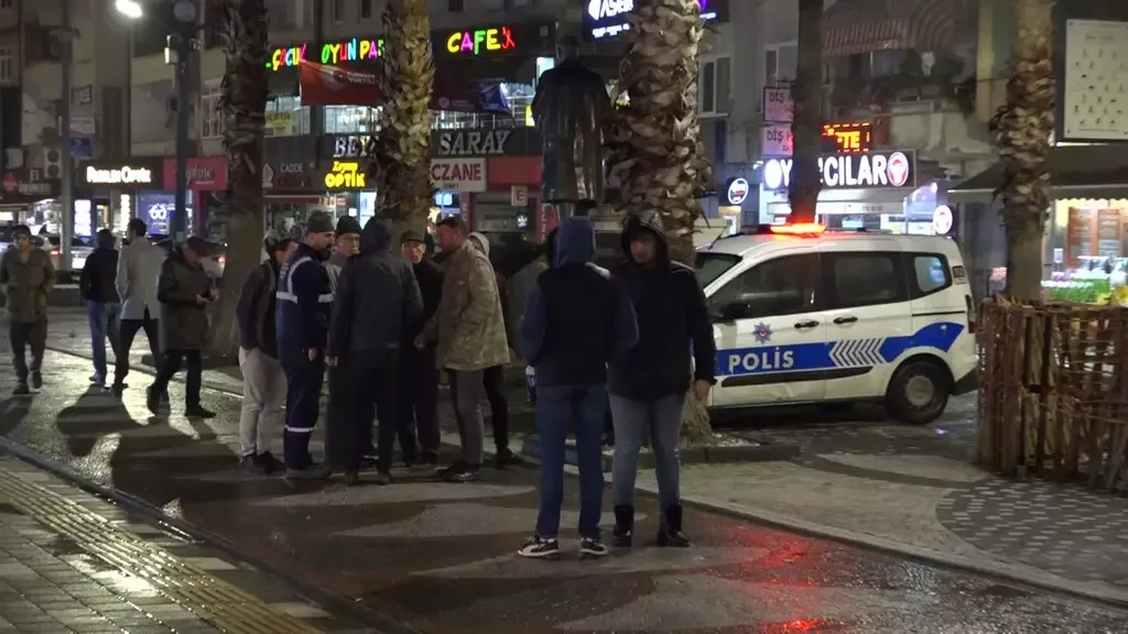 Sakarya'da Çay Ocağı Sahibinin İkazı Kanlı Kavgaya Dönüştü