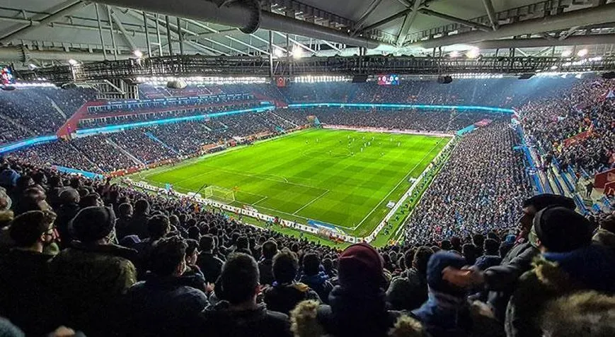 Trabzonspor ve Fenerbahçe Derbi Maçı: Seyirci Kısıtlaması ve Sonuçları