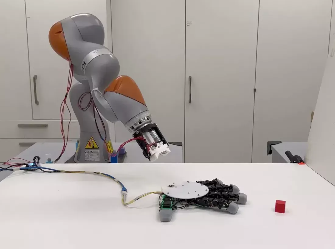 Ayrılabilir, Kendi Kendine Yürüyebilen Robot El ile Tanışın