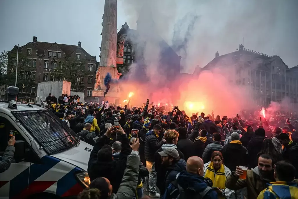 Ajax-Maccabi Tel Aviv Maçı Sonrası Amsterdam’da Kriz: Gösteriler Yasaklandı, Güvenlik Önlemleri Artırıldı