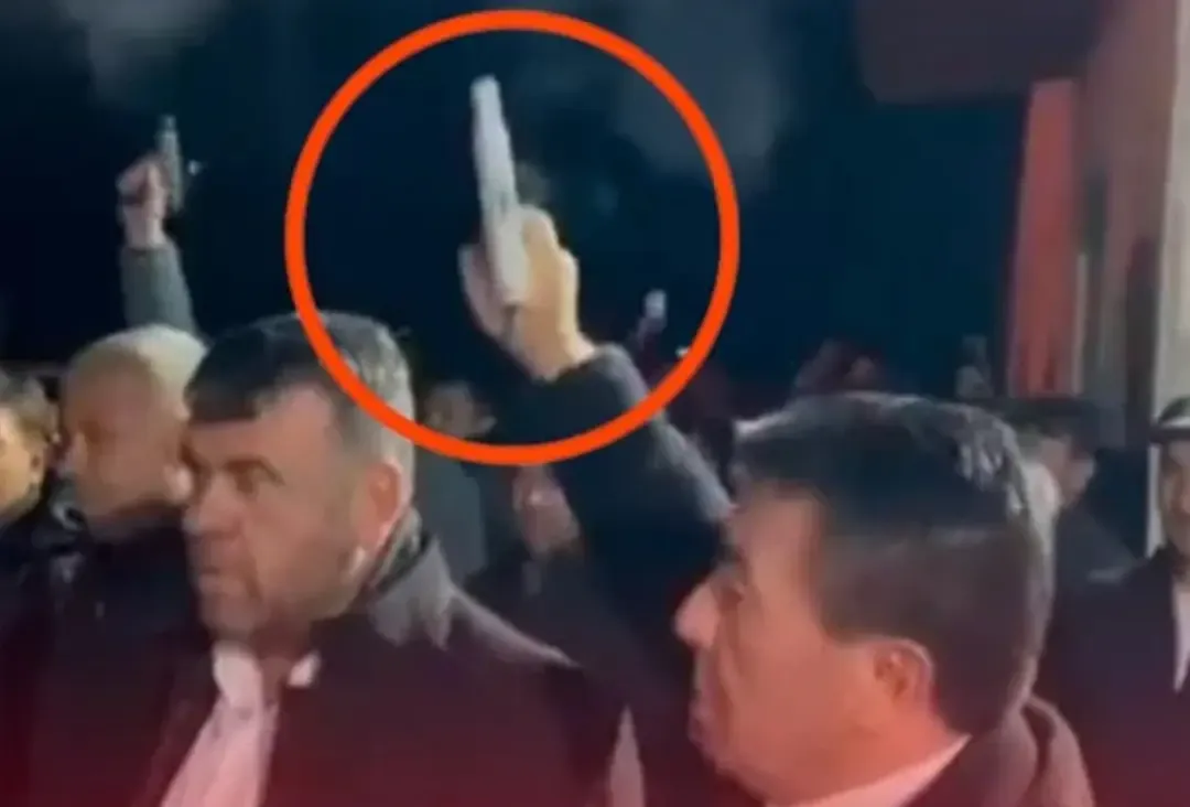 Kayseri Bünyan Belediye Başkanı Selahattin Metin’in Düğünde Silahla Ateş Açma Görüntüleri Tepki Çekti