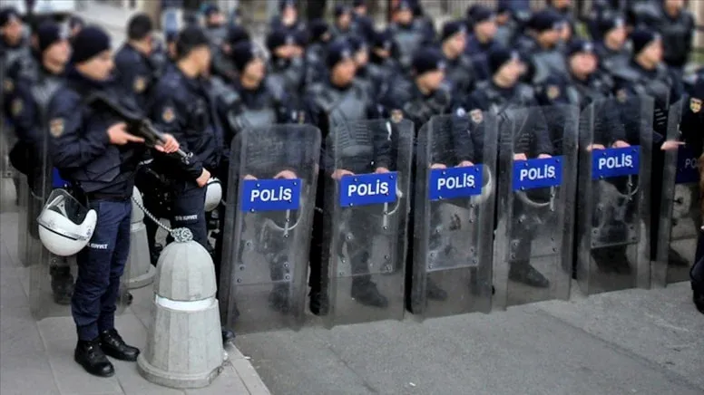 İstanbul'da Gösteri ve Etkinlik Yasağı Uzatıldı, Şehir Giriş Çıkışlarına Kısıtlama Getirildi