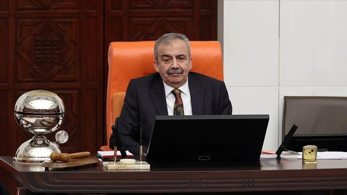 DEM Parti Milletvekili ve Meclis Başkanvekili Sırrı Süreyya Önder Kalp Krizi Geçirdi: Hastanede Tedavi Altına Alındı
