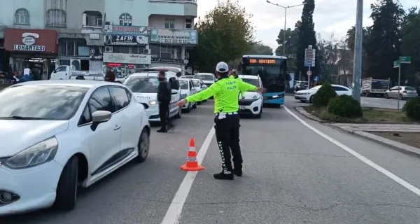 Şanlıurfa Emniyeti'nden Başarılı Şok Uygulama: 105 Araç Kontrol Edildi, 29 Bin TL Cezai İşlem Uygulandı